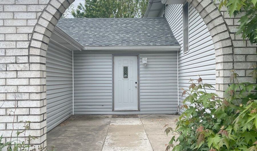 3400 N Buffalo Grove Rd, Arlington Heights, IL 60004 - 5 Beds, 4 Bath