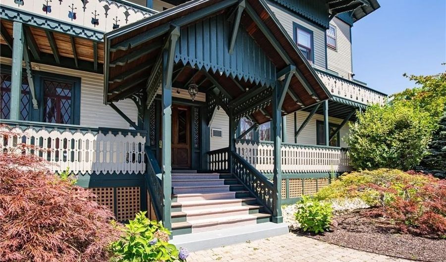 35 Chastellux Ave I, Newport, RI 02840 - 1 Beds, 1 Bath