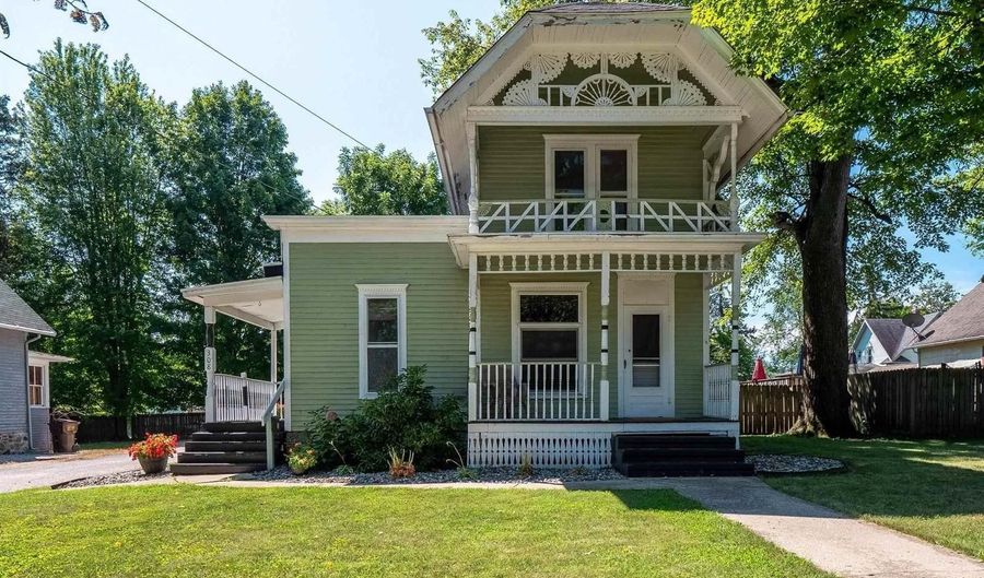 308 E Broad St, Angola, IN 46703 - 3 Beds, 2 Bath