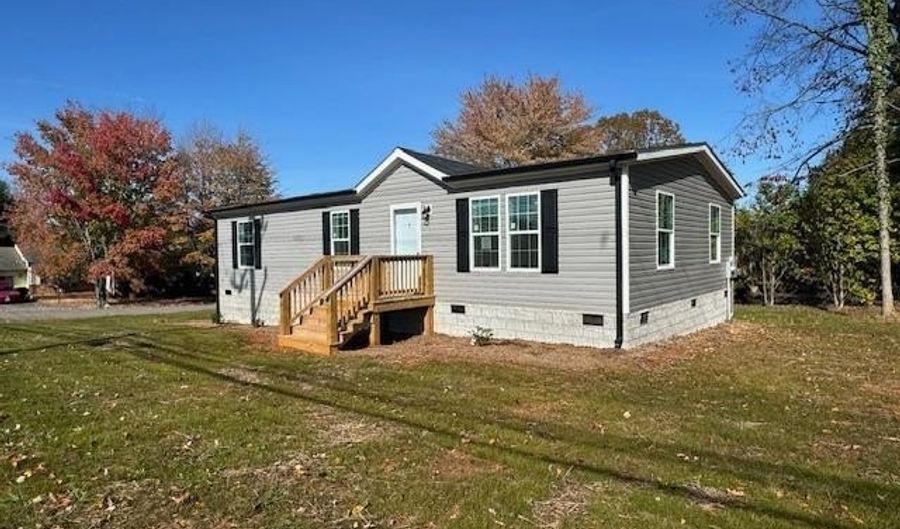 116 Annie St, Appomattox, VA 24522 - 3 Beds, 2 Bath