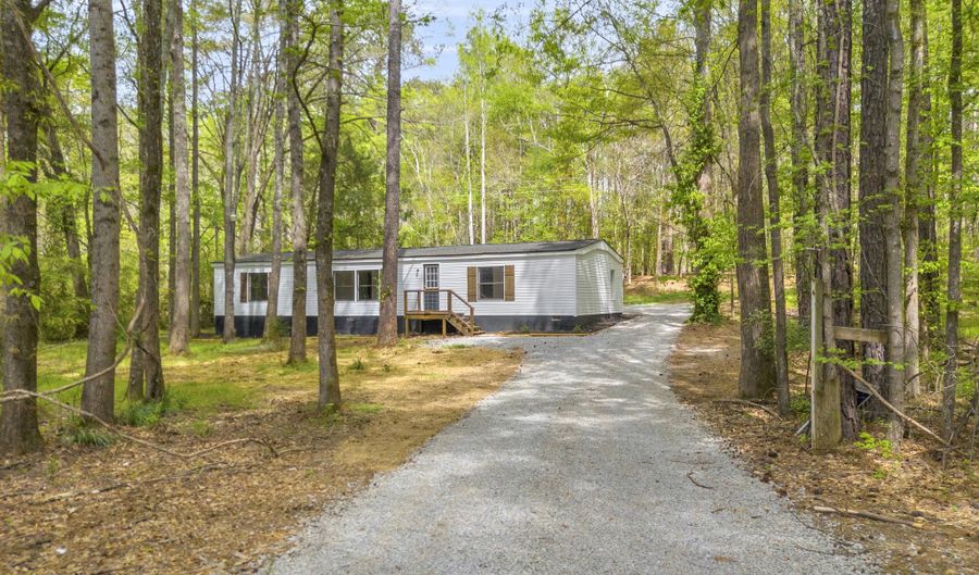 1144 Wolfskin Rd, Arnoldsville, GA 30619 - 3 Beds, 2 Bath