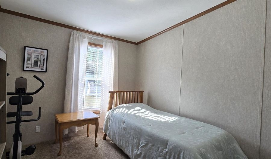 34 Circle Dr, Belmont, NH 03220 - 3 Beds, 2 Bath