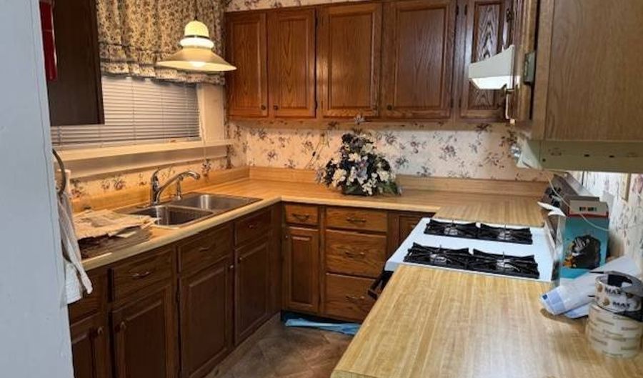 2680 Toms Creek Rd, Barboursville, WV 25504 - 2 Beds, 1 Bath