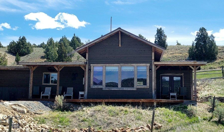 747 Upper Ruby Rd, Alder, MT 59755 - 2 Beds, 1 Bath