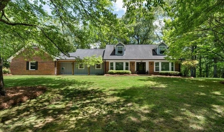 311 Herring Rd NE, Armuchee, GA 30105 - 4 Beds, 5 Bath