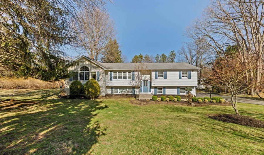 20 Dale Rd, Airmont, NY 10952 - 4 Beds, 4 Bath