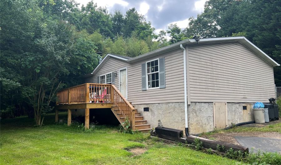 20 Weathered Rd, Alexander, NC 28701 - 3 Beds, 2 Bath