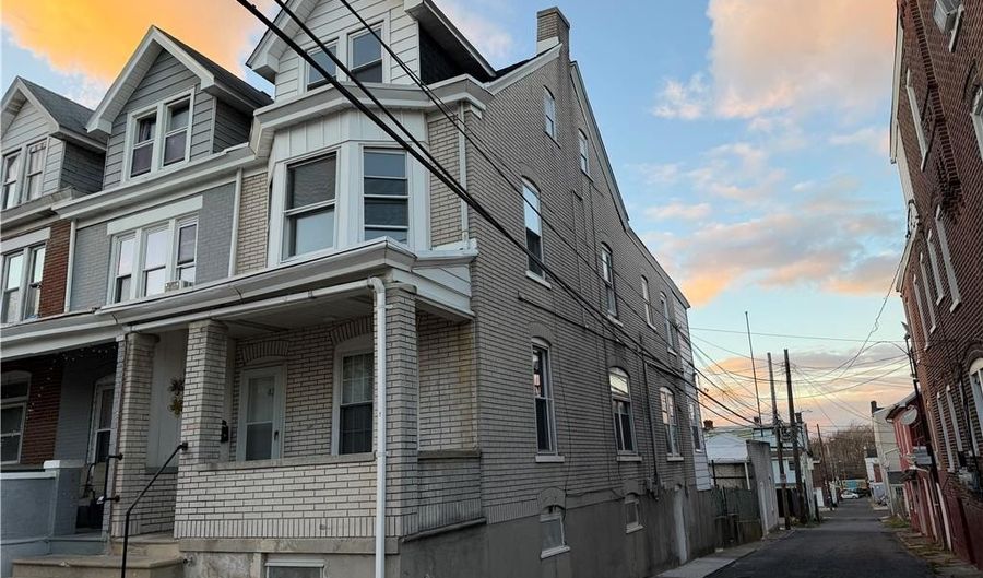 425 W Cedar St, Allentown, PA 18102 - 4 Beds, 3 Bath