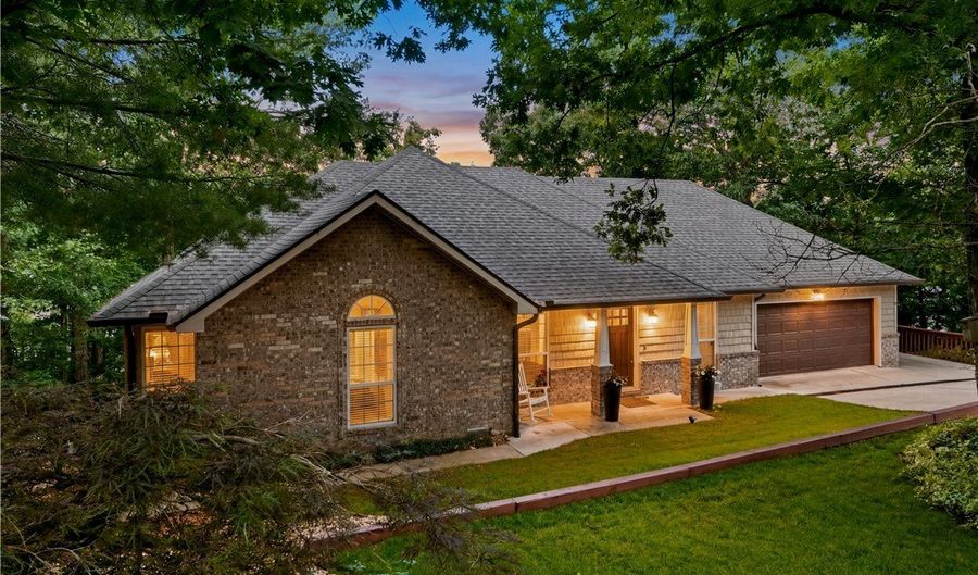 7 Brixham Ln, Bella Vista, AR 72714 - 3 Beds, 3 Bath