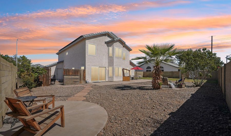 1951 E BAYLOR Ct, Chandler, AZ 85225 - 4 Beds, 3 Bath