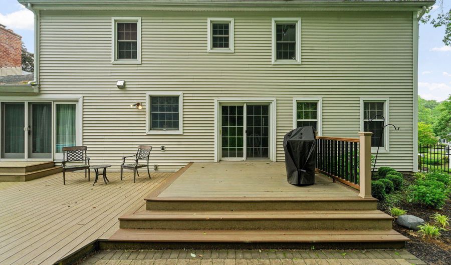 17 Greyledge Dr, Albany, NY 12211 - 4 Beds, 3 Bath