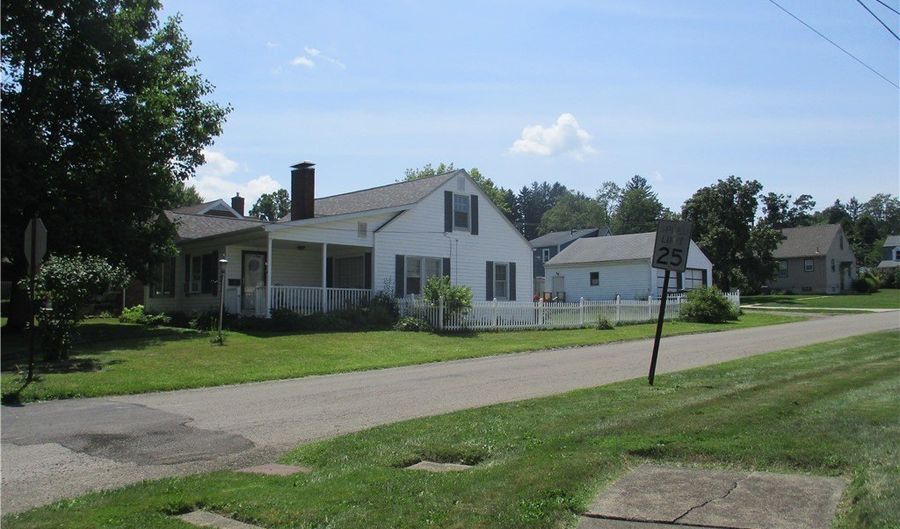 102 Parkgate Ave, Austintown, OH 44515 - 3 Beds, 2 Bath