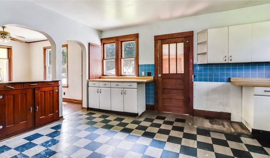 218 E Clark St, Alma Center, WI 54611 - 2 Beds, 1 Bath