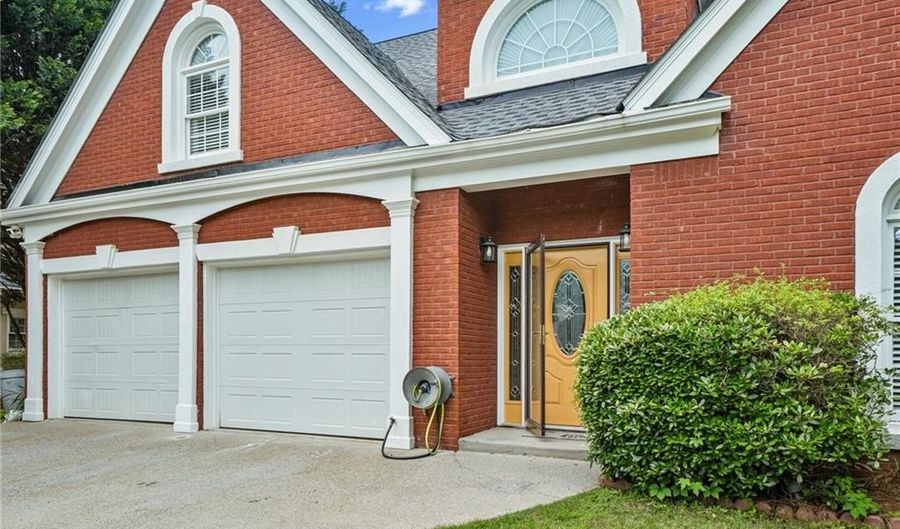 4505 Lakefield Bnd, Berkeley Lake, GA 30096 - 4 Beds, 3 Bath