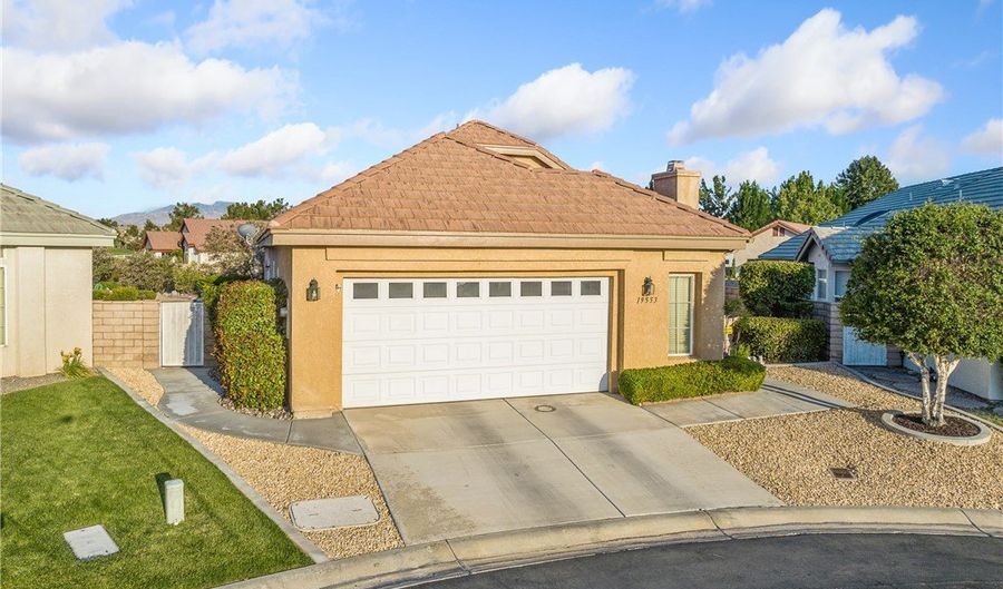 19553 Northstar Ct, Apple Valley, CA 92307 - 3 Beds, 2 Bath