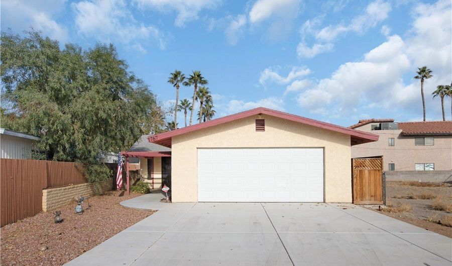 1767 Riverside Dr, Bullhead City, AZ 86442 - 2 Beds, 2 Bath