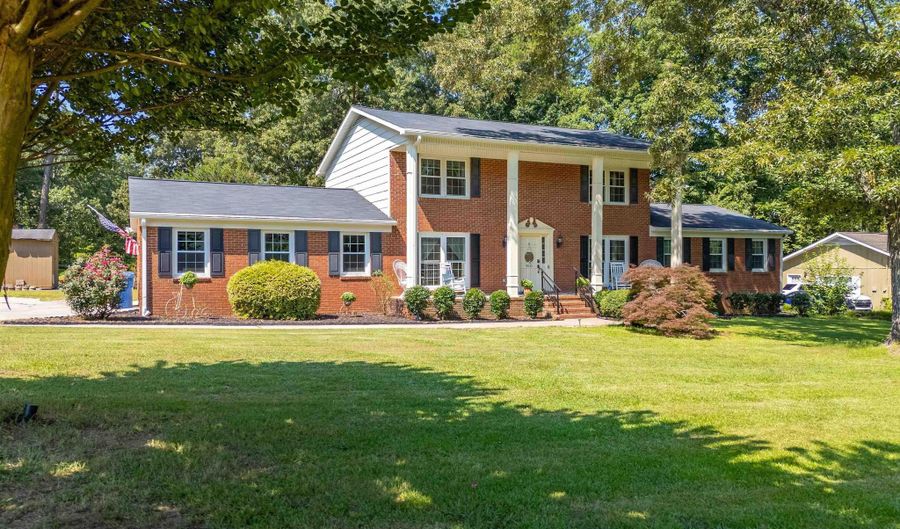 910 CHEROKEE Trl, Anniston, AL 36206 - 4 Beds, 4 Bath