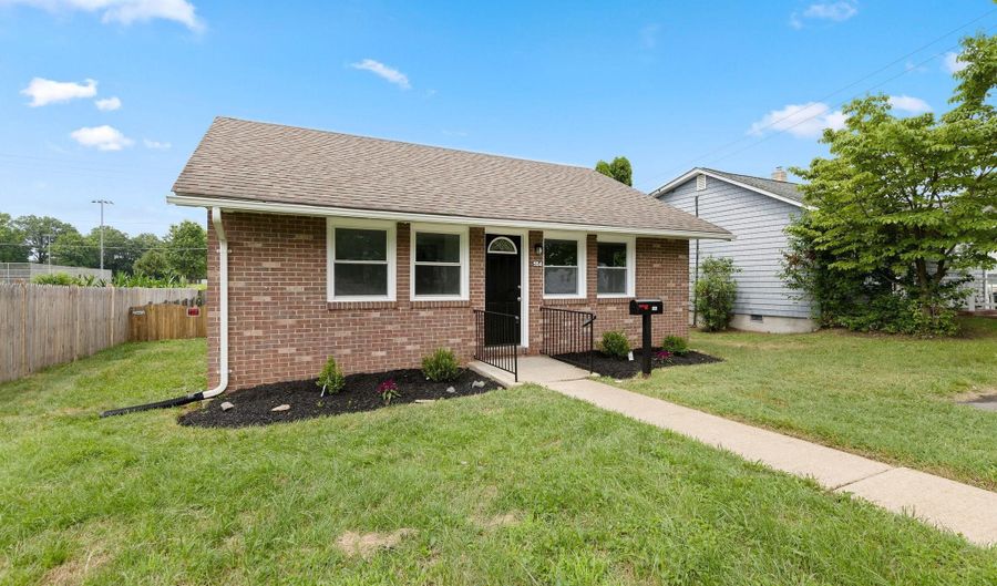 554 COMPASS Rd E, Baltimore, MD 21220 - 3 Beds, 2 Bath