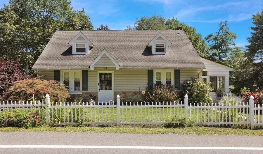 1717 FRIEDENSBURG Rd, Reading, PA 19606 - 4 Beds, 3 Bath
