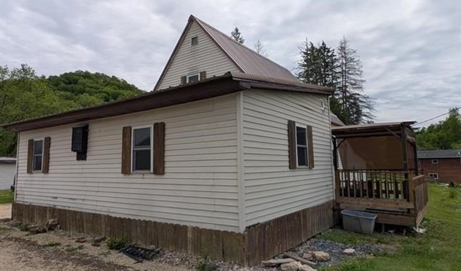 113 Railway Ave, Steuben, WI 54657 - 3 Beds, 2 Bath