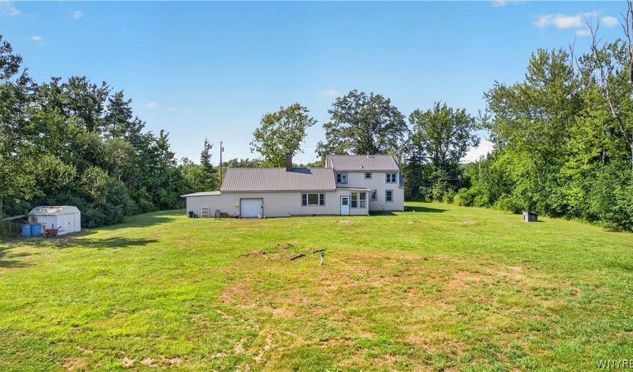 8579 Southwestern Blvd, Angola, NY 14006 - 5 Beds, 2 Bath