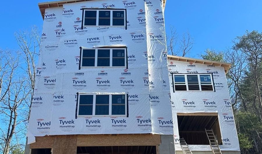 LAURA Court, Basye, VA 22810 - 4 Beds, 5 Bath