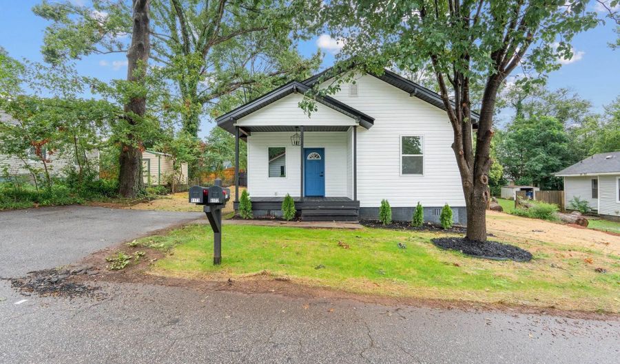 8172 9th St, Boiling Springs, SC 29316 - 3 Beds, 2 Bath