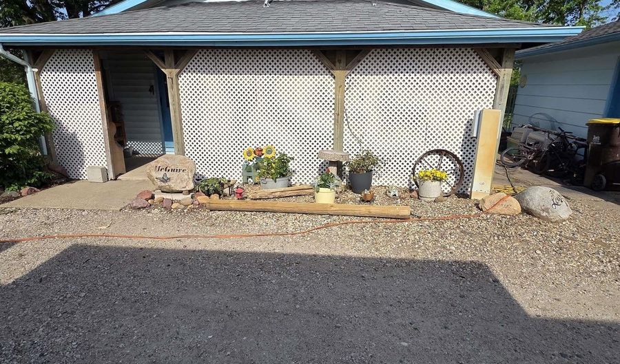 202 E Iowa St E, Afton, IA 50830 - 3 Beds, 2 Bath