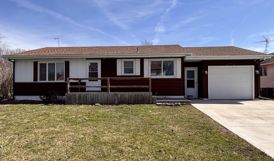272 Spruce St, Allison, IA 50602 - 3 Beds, 1 Bath