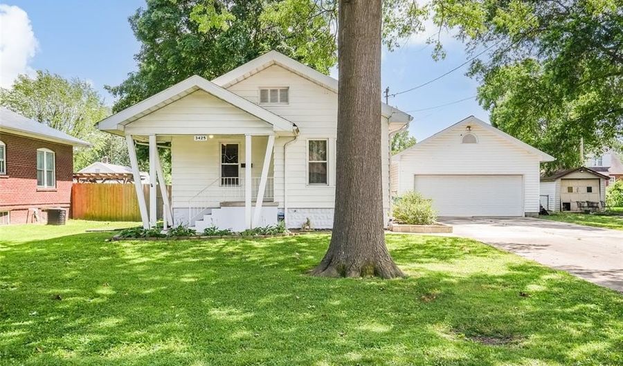 3425 Thomas Ave, Alton, IL 62002 - 2 Beds, 2 Bath