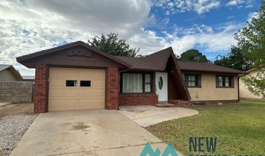 2005 W Currier Ave, Artesia, NM 88210 - 3 Beds, 2 Bath