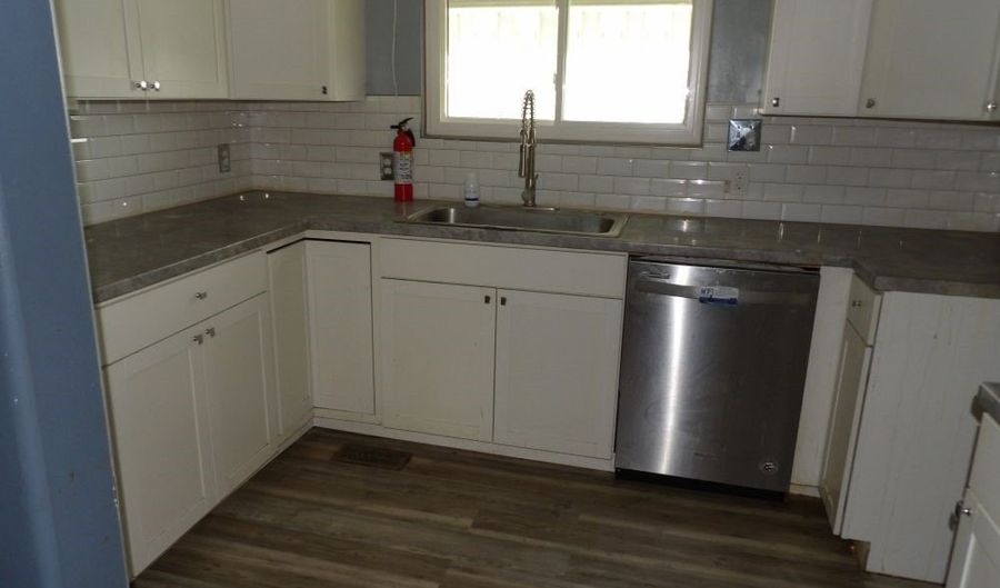 808 Grand Ave, Aliquippa, PA 15001 - 3 Beds, 0 Bath