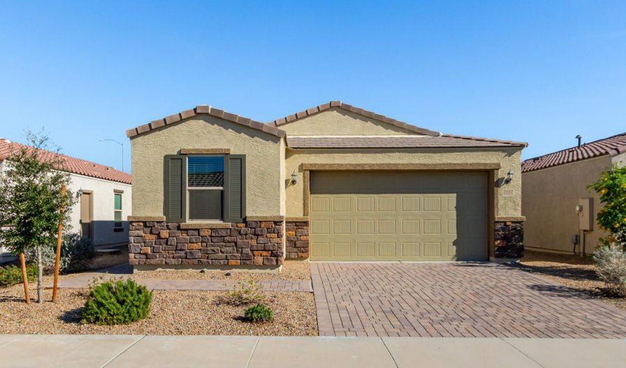 1017 S 7TH St, Avondale, AZ 85323 - 3 Beds, 2 Bath