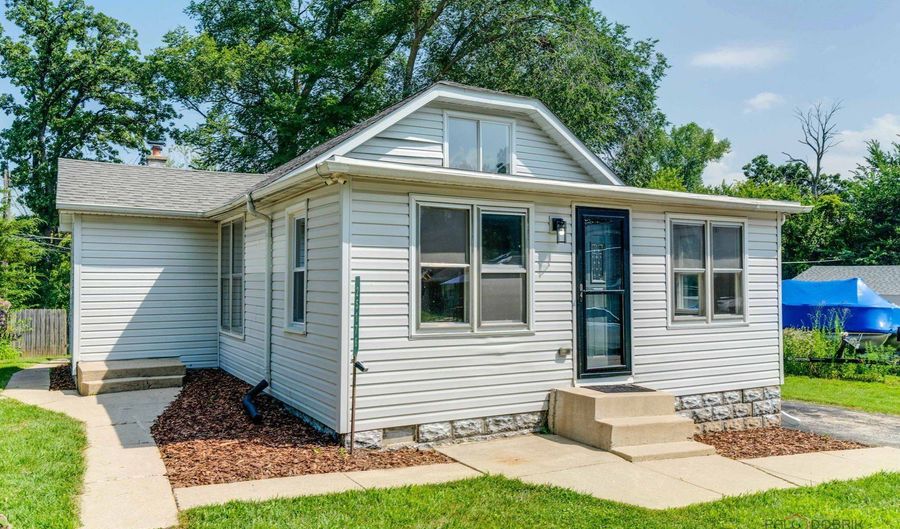 25176 W Linden Ln W, Antioch, IL 60002 - 2 Beds, 2 Bath