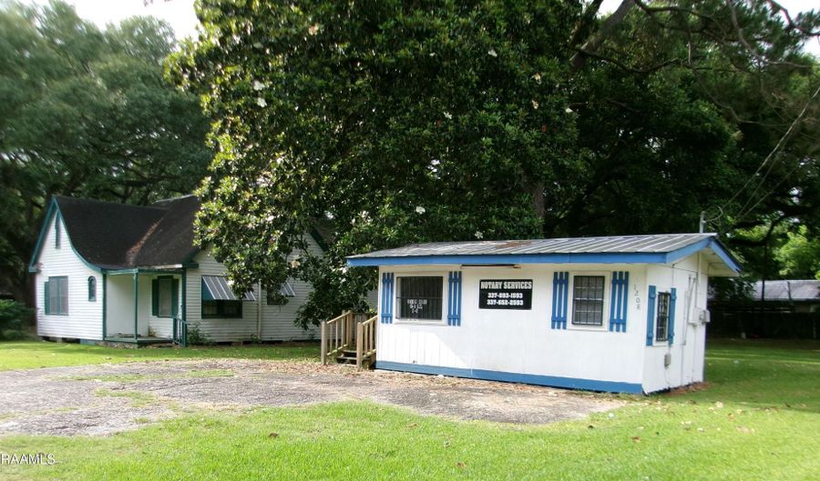 1208 1210 Maude Ave, Abbeville, LA 70510 - 3 Beds, 1 Bath