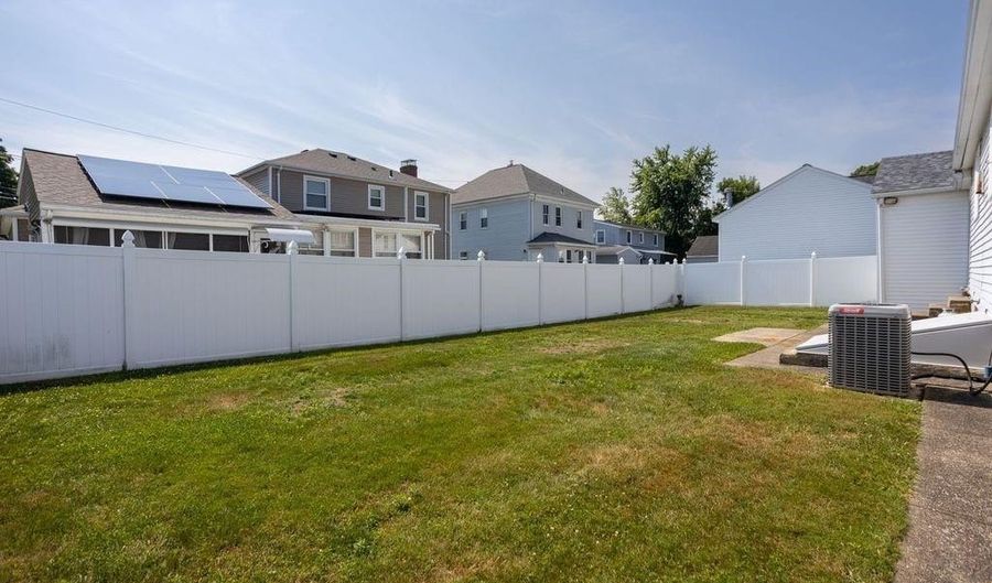 63 Ferncliff Ave, North Providence, RI 02911 - 3 Beds, 1 Bath