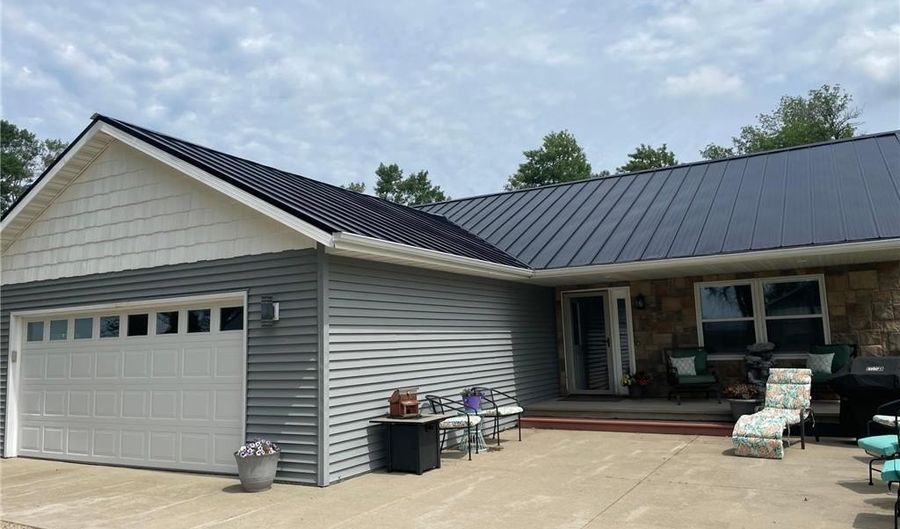 23371 650th Ave, Alden, MN 56009 - 4 Beds, 3 Bath