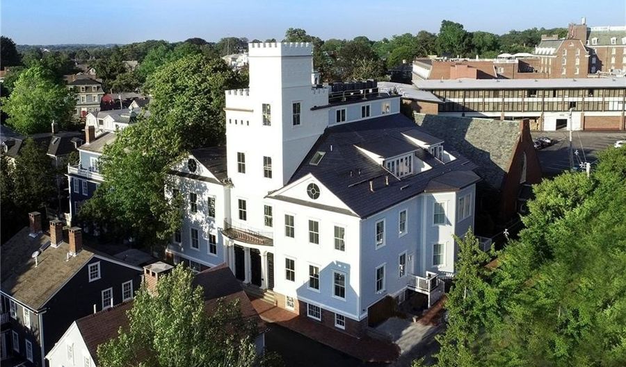 50 School St 7, Newport, RI 02840 - 2 Beds, 3 Bath
