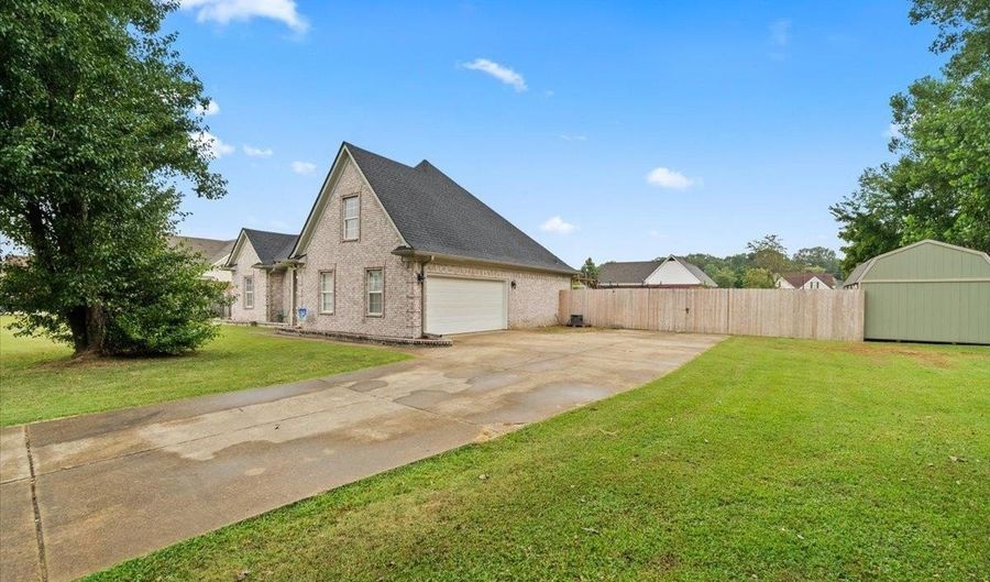 292 AZALEA, Atoka, TN 38004 - 3 Beds, 3 Bath