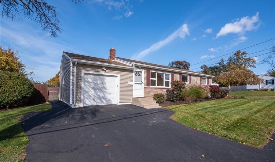 25 Stony Brook Dr, Cranston, RI 02920 - 3 Beds, 1 Bath