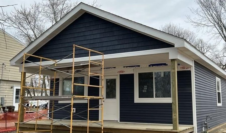 815 Howell Ave, Adrian, MI 49221 - 3 Beds, 2 Bath