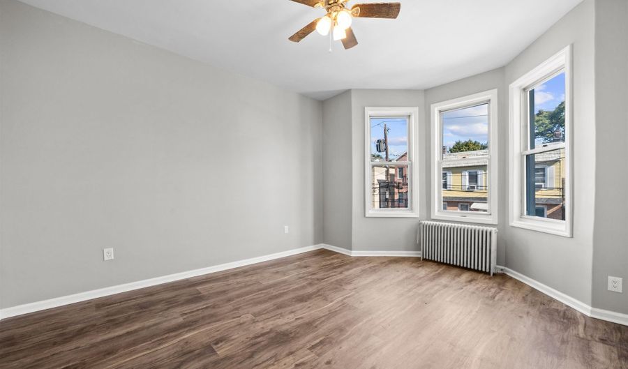 34 W 18TH St, Bayonne, NJ 07002 - 3 Beds, 1 Bath