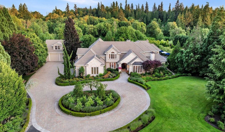 8913 NE 151ST Cir, Battle Ground, WA 98604 - 4 Beds, 5 Bath