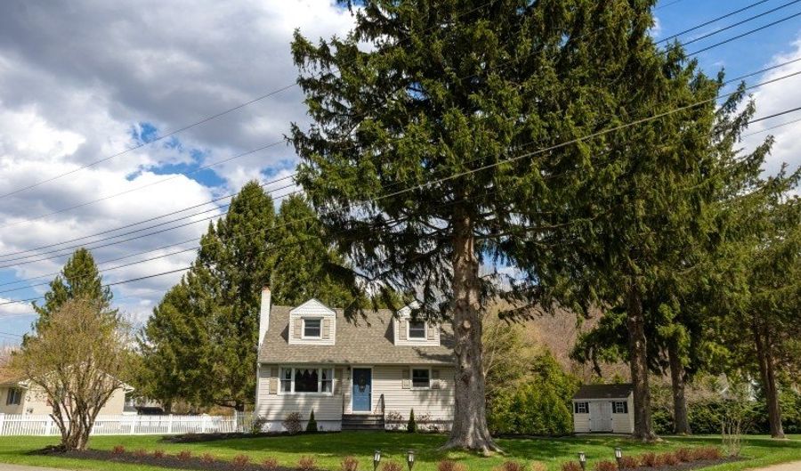 4 Park Ln, Andover, NJ 07860 - 3 Beds, 2 Bath