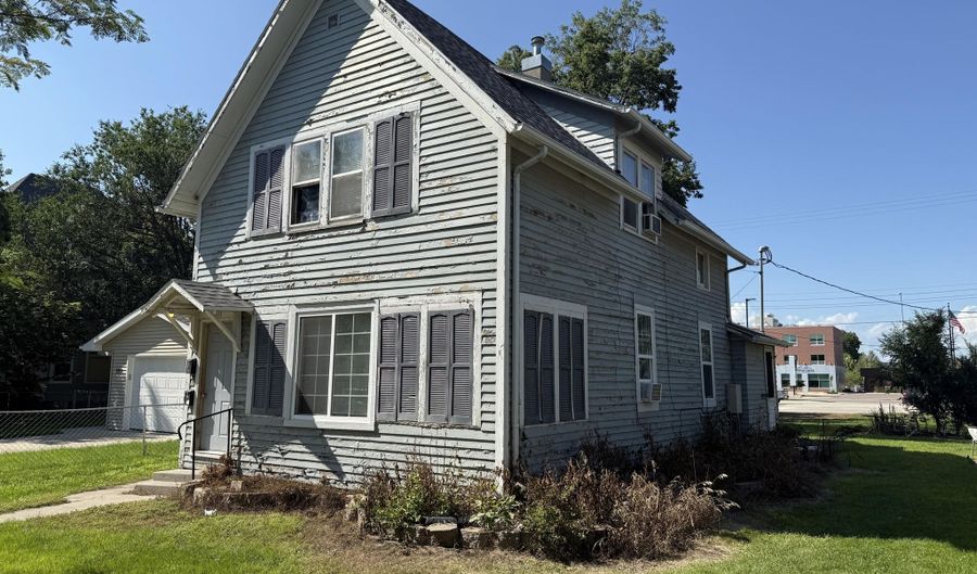 211 SE 7th Ave, Aberdeen, SD 57401 - 0 Beds, 0 Bath
