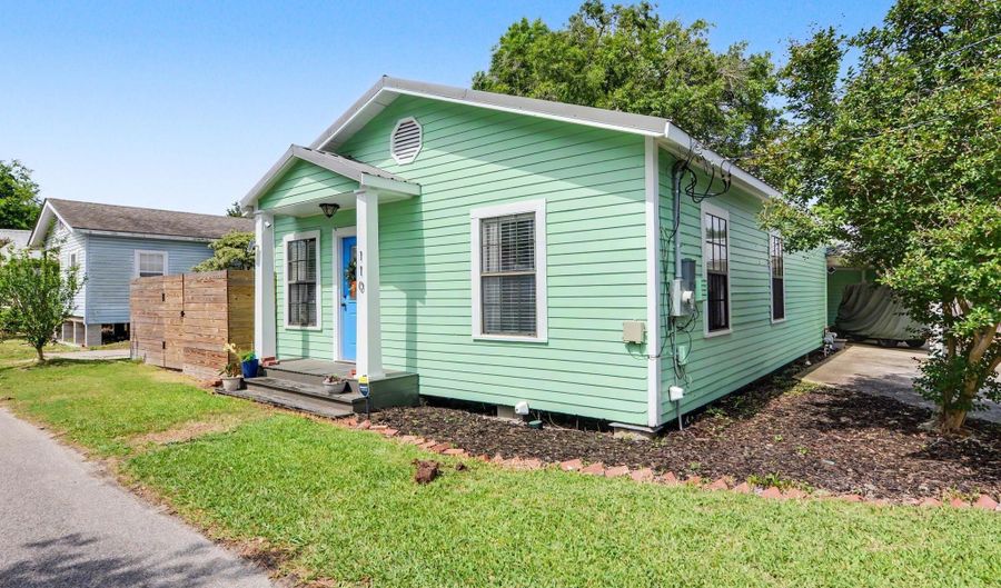110 N Toulme St, Bay St. Louis, MS 39520 - 2 Beds, 2 Bath
