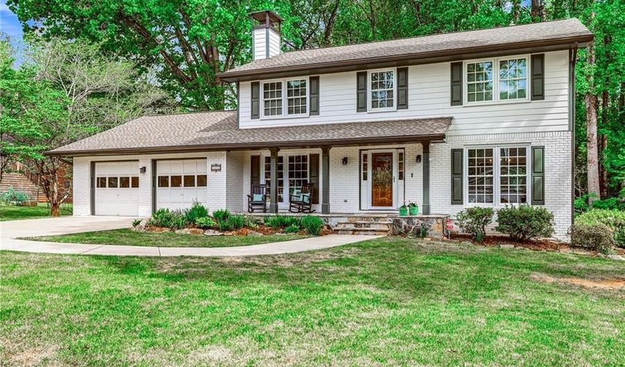 1111 Banbury Cross, Avondale Estates, GA 30002 - 4 Beds, 3 Bath