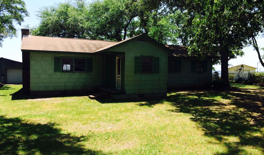 710 Hildebrand Dr, Bonneau, SC 29431 - 3 Beds, 1 Bath