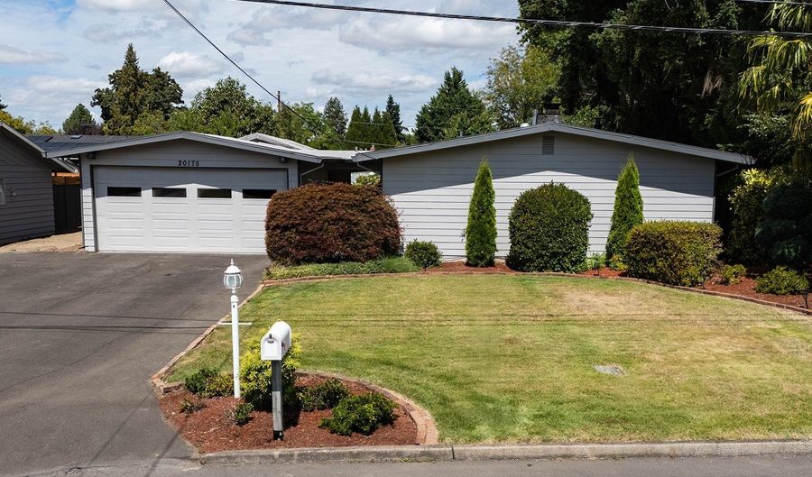 20175 SW CLARION St, Beaverton, OR 97003 - 3 Beds, 2 Bath