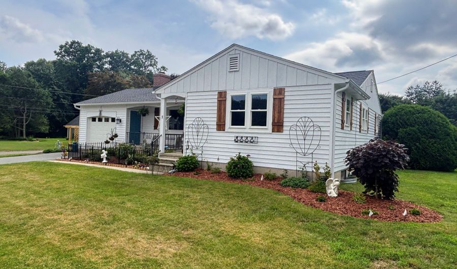 1 Kirtland Ave, Chester, CT 06412 - 3 Beds, 2 Bath